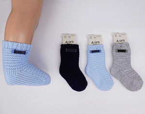 Вязанные носочки с аксессуаром для мальчика  ARTI